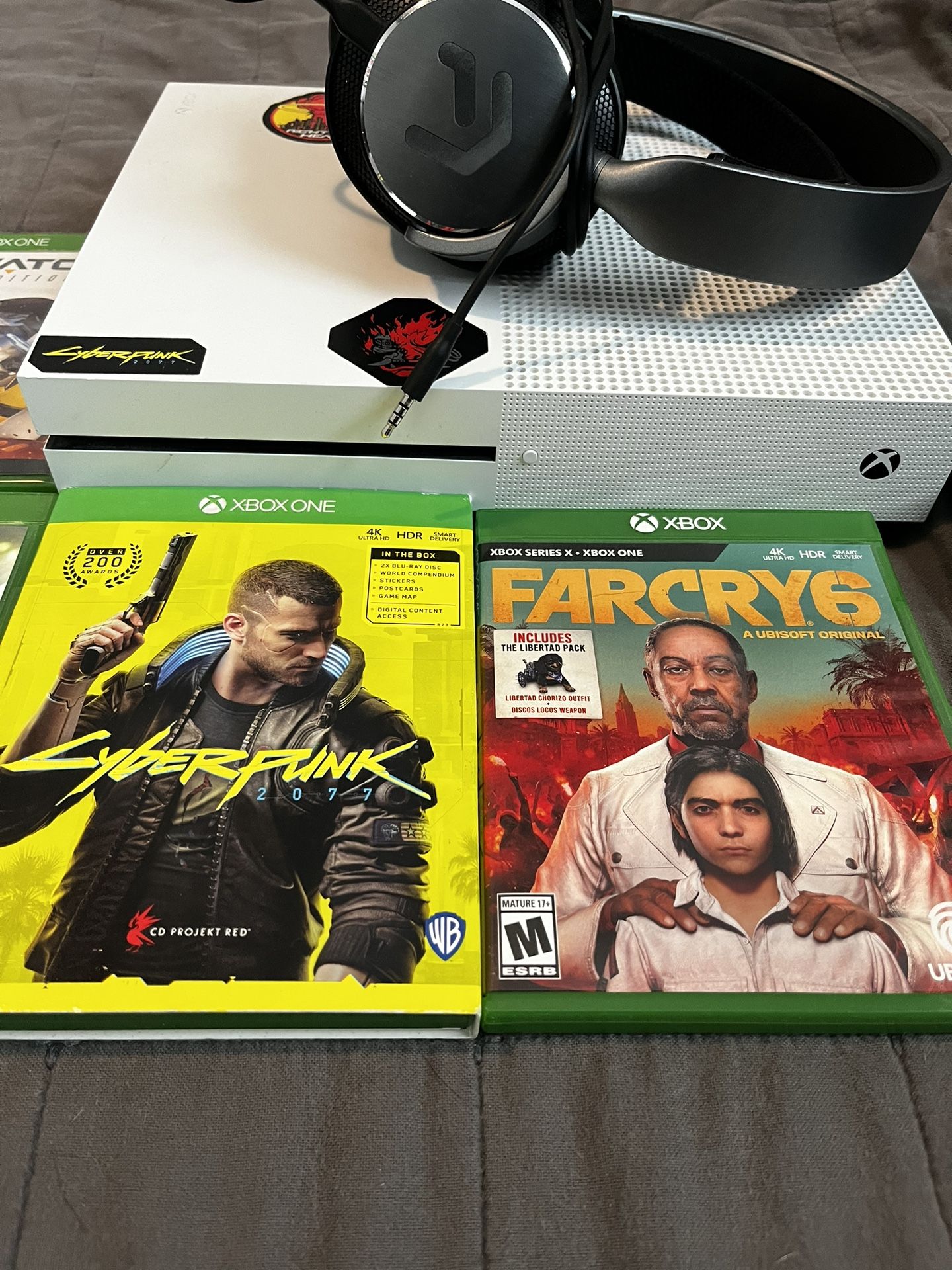 Xbox One S 1TB Bundle