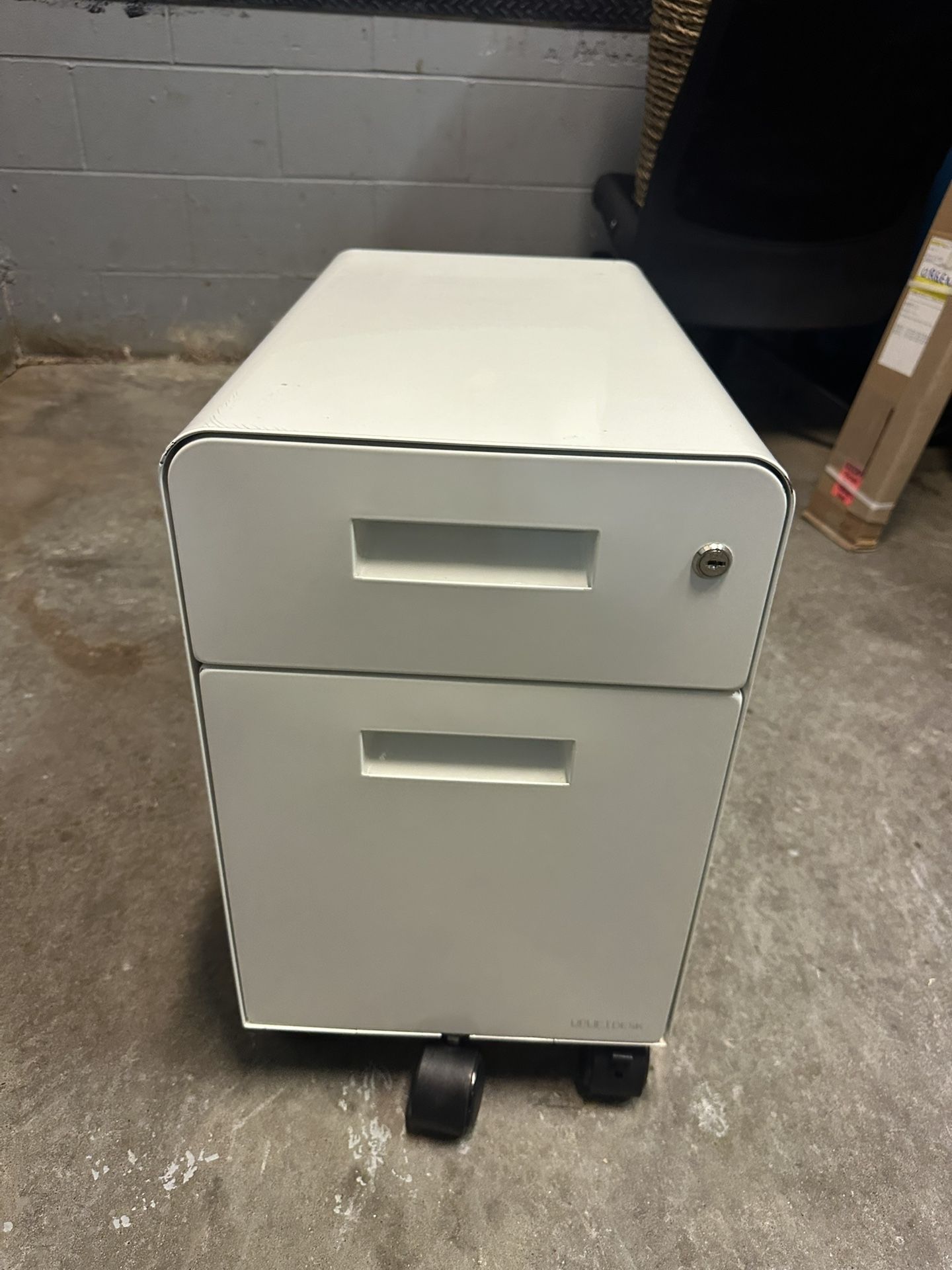 Uplift Cabinet