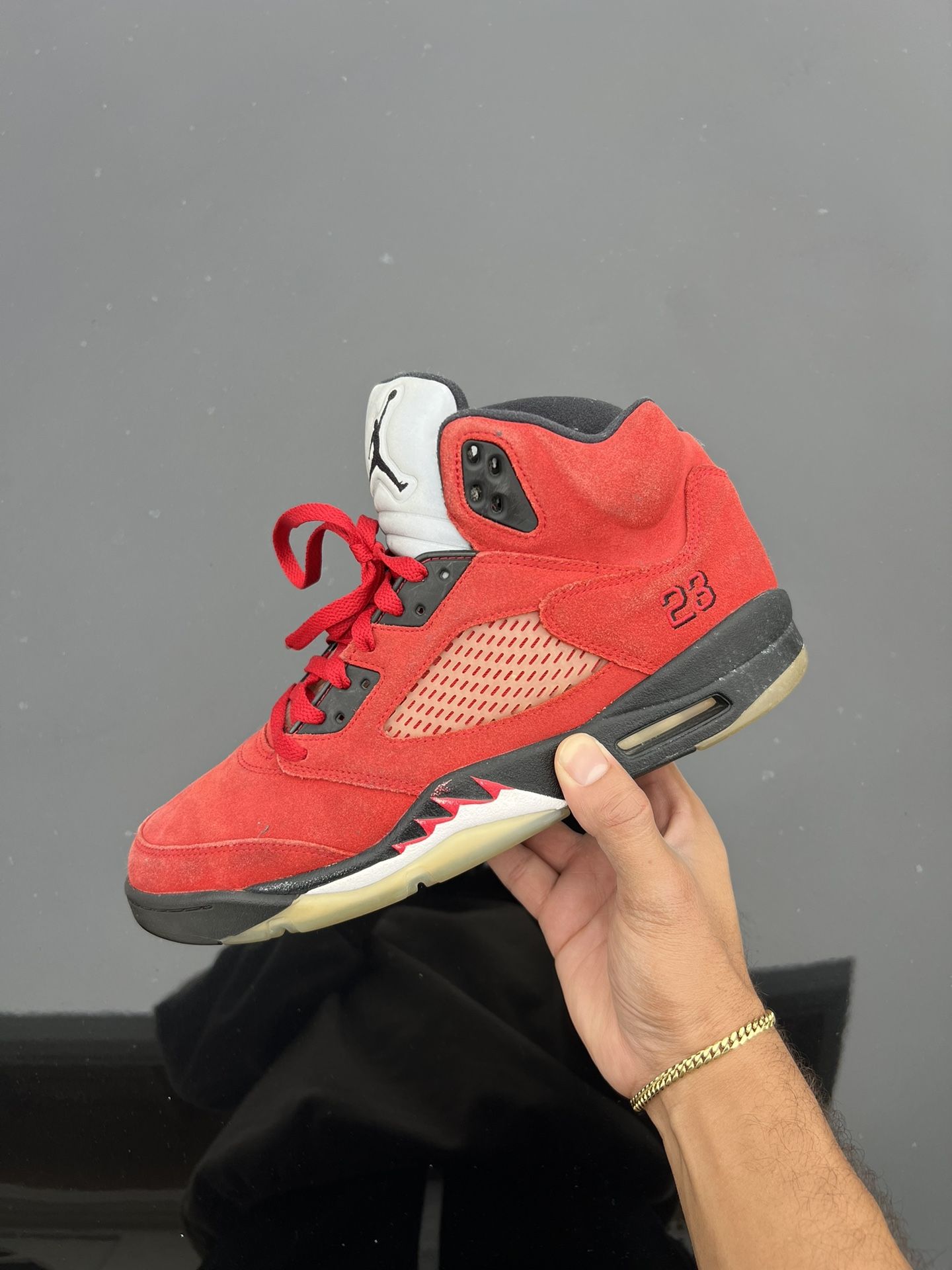 Jordan Retro 5 “Raging Bull”