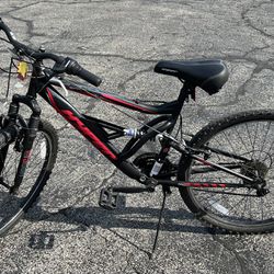 Hyper Bicycles 18 Speed Shocker Mountain Men's Bike - Black/Red