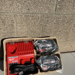 M18 18-Volt Lithium-Ion XC Starter Kit with  2 battery5.0Ah Battery and Charger