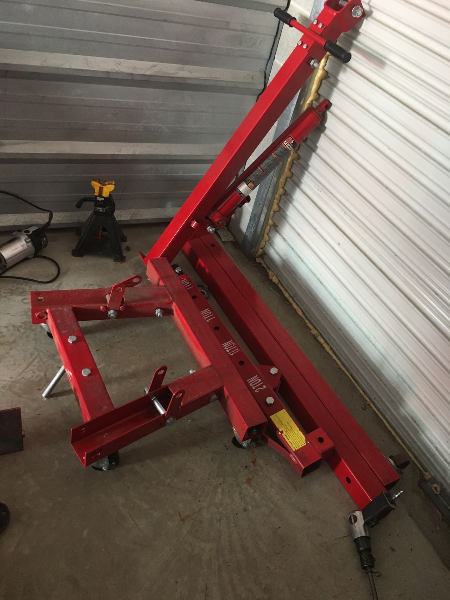 Engine hoist and engine stand