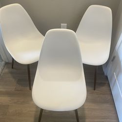 White Chair With Wooden Legs