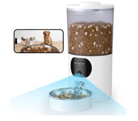 Smart pet feeder with camera