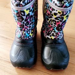 Girls Light Up Snow Boots-size 9/10