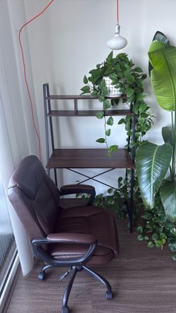 Escritorio con divisiones - Desk/Table with Shelves