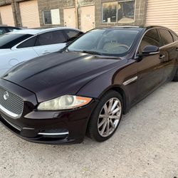 2013 JAGUAR XJ Portfolio 