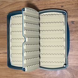 Fishpond Tacky Pescador Large Fly Box With Divider / Swingleaf, 532 Fly Capacity, Baja Blue 