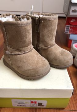 Size 3 Genuine Kids chestnut color boot