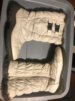 Ladies Winter snow boots 6.5