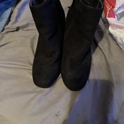 Black Heel Boots 