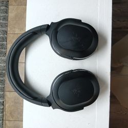 Razer Barracuda Pro  headphones 
