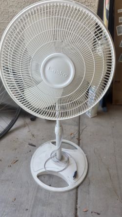Lasko Pedestal Fan