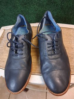 Navy Blue Leather Cap-Toe Oxford Shoes