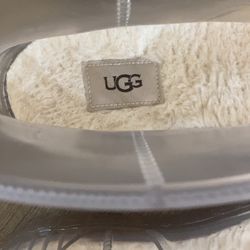 UGG
