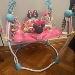 jumping mini mouse