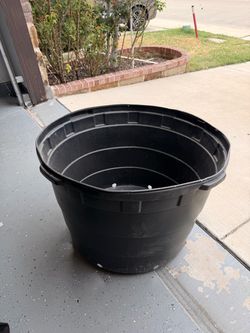 Large Black Plastic Garden Pot 47 gallon