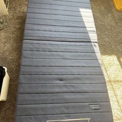 Single Reclinable Bed – Great Condition!
