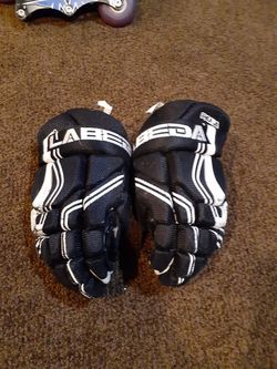 Hockey gloves