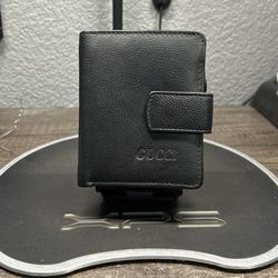 Woman’s Black Wallet