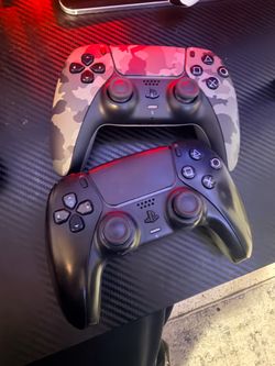 2 ps5 controllers