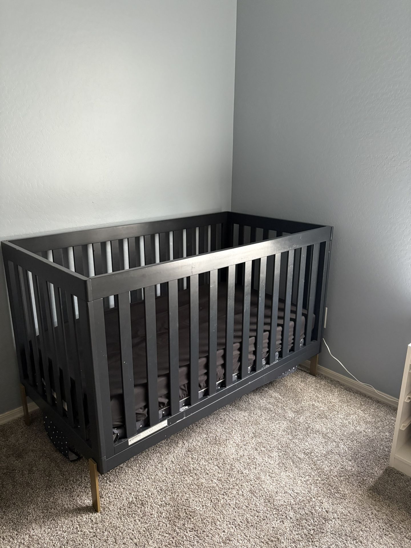 Crib & Changing Table/Dresser.