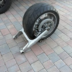 02/07 Harley Davidson VRSCA V Rod Swingarm Swing Arm  310