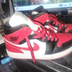 Women's Jordan's 9.5