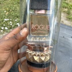 Rihanna Rogue Perfume 
