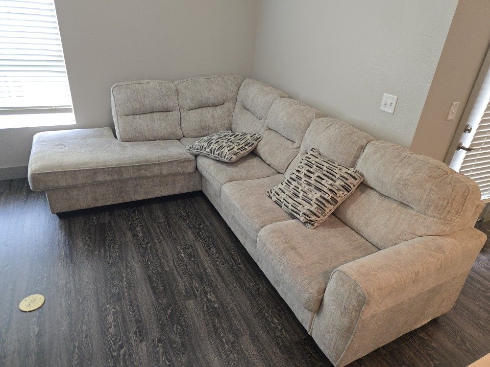 Sectional Couch 