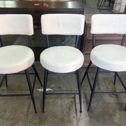 Counter Height Bar Stools Set of 2/3/4Modern Barstools with Curved Back, White Boucle Counter Stools for Kitchen Island, Dining Room, Cafe, Pub