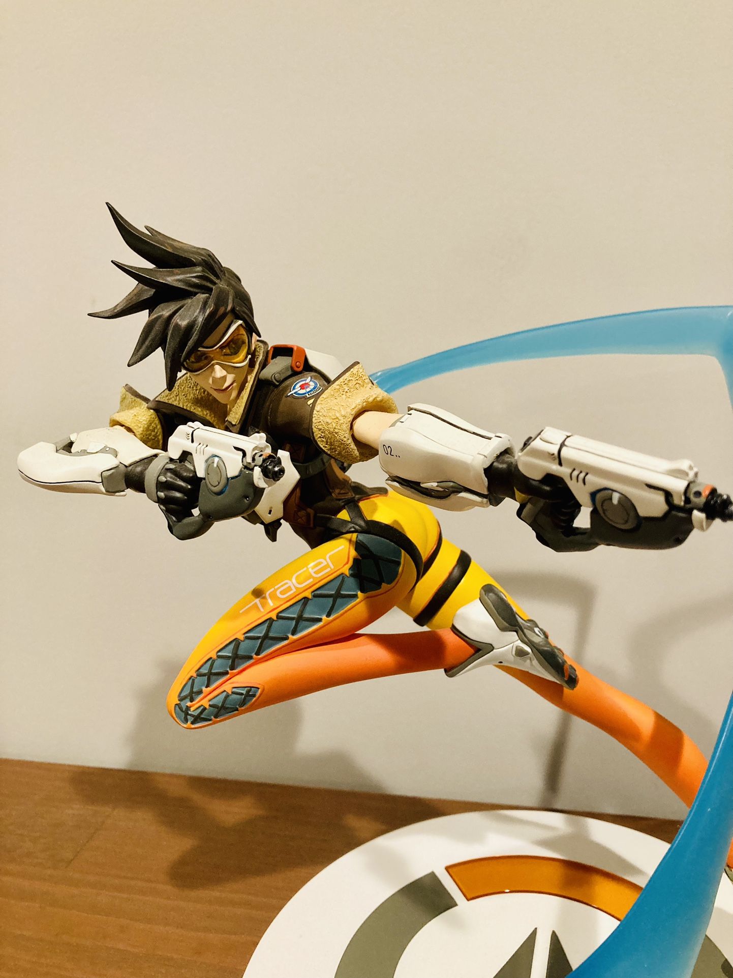 Tracer Custom Statue 1/3 1/4 fits Overwatch Painted Video Game Figure