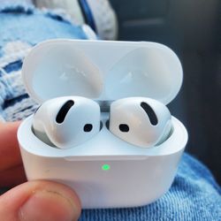 Airpods 4 OPEN BOX Condition
