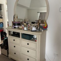Cream Dresser With Mirror