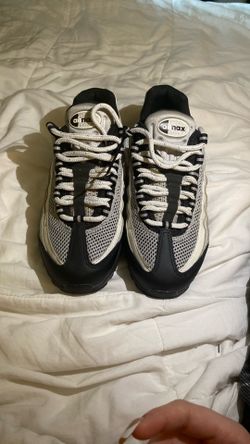 whiteblkgrey airmaxs sz 6.5