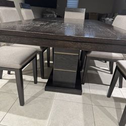 Dining room table