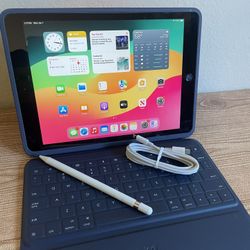 Apple iPad 7th Generation 128GB With Logitech Keyboard and Pencil 