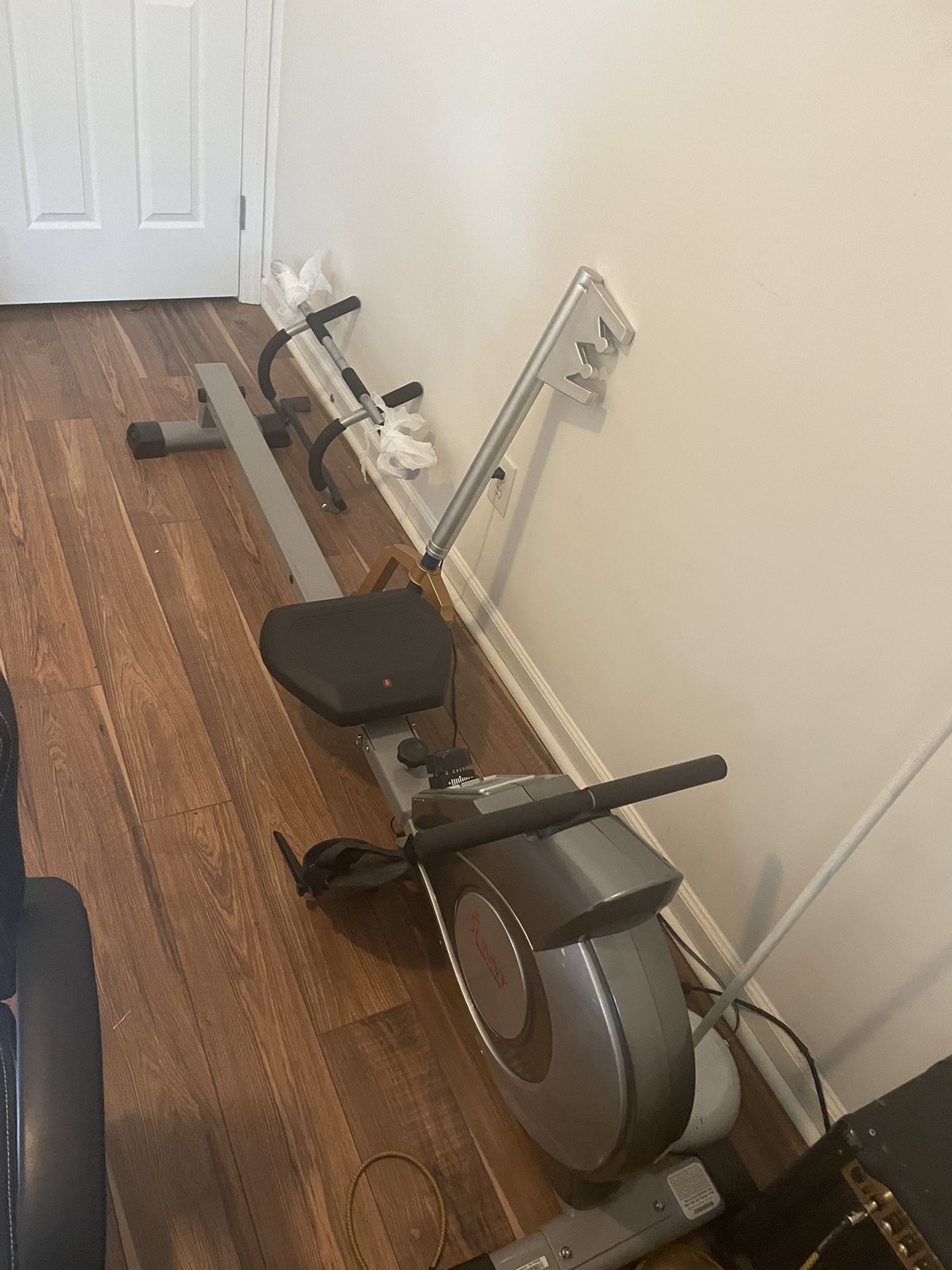 Sunny Rowing Machine With LCD Monitor