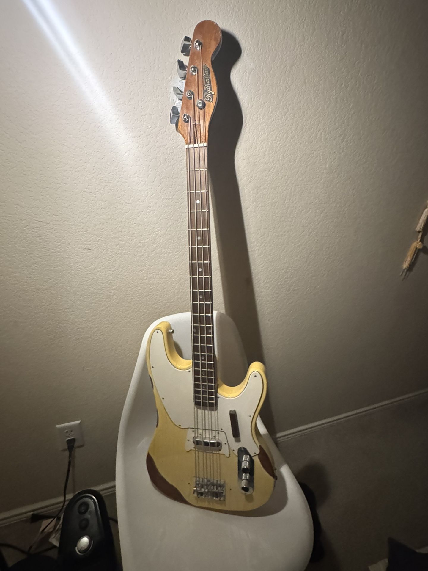 Rythmline Short scale Bass