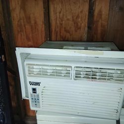 Window Unit Air Conditioner 
