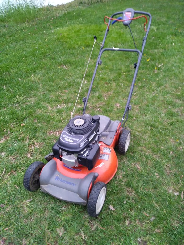 Self-propelled lawn mower read info