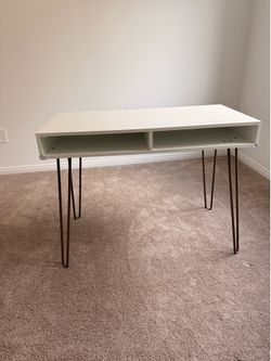Writing desk with storage - white