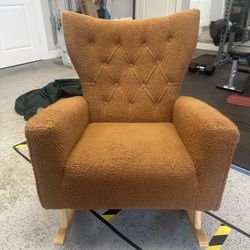 Modern Bouclé Accent Chair – Barely Used