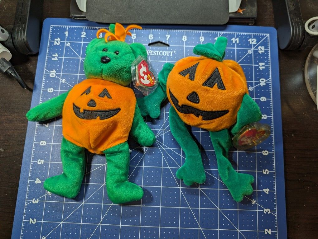 Beanie Babies Halloween Tricky the Bear & Trick R Treat Pumpkin Jack o' Lantern