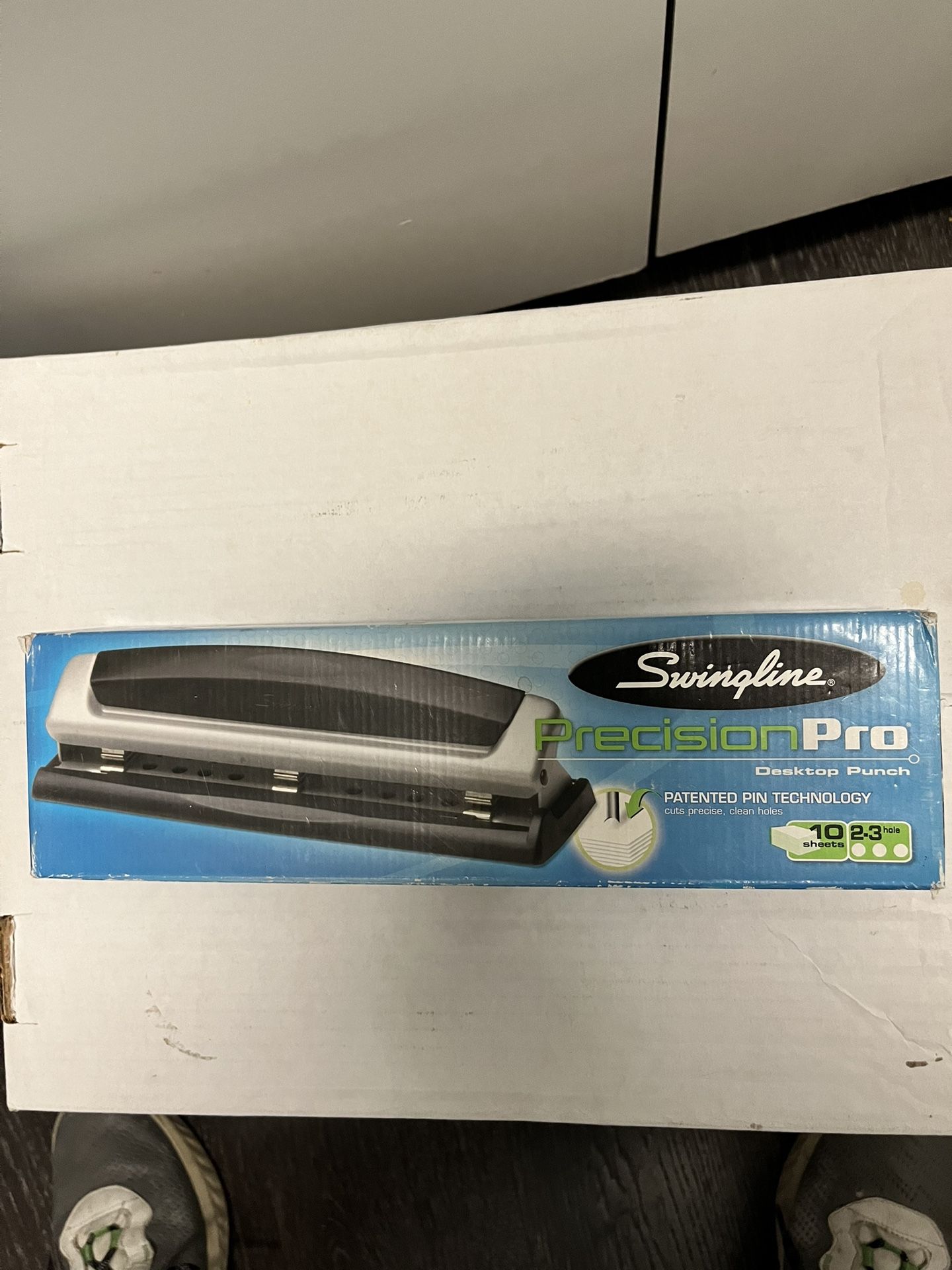 Swingline® Precision Pro® Desktop Punch, 2-3 Holes, Adjustable Centers, 10 Sheets - (New)