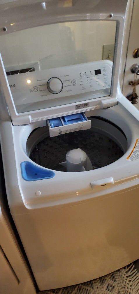 LG Washer/Dryer 