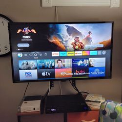 35 SMART 35Inch Insignia With stand And Remote