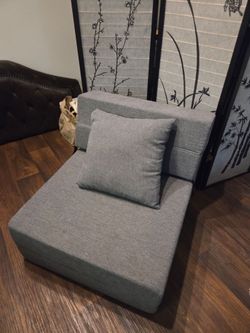 Convertable sleeper chair