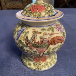 Vintage Oriental Porcelain Lidded Ginger Jar 