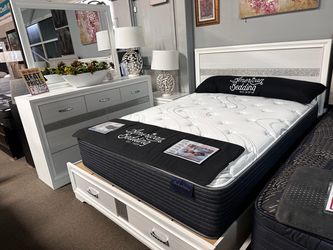 White 4pc bedroom set! 🏠🚨 Easy Financing!